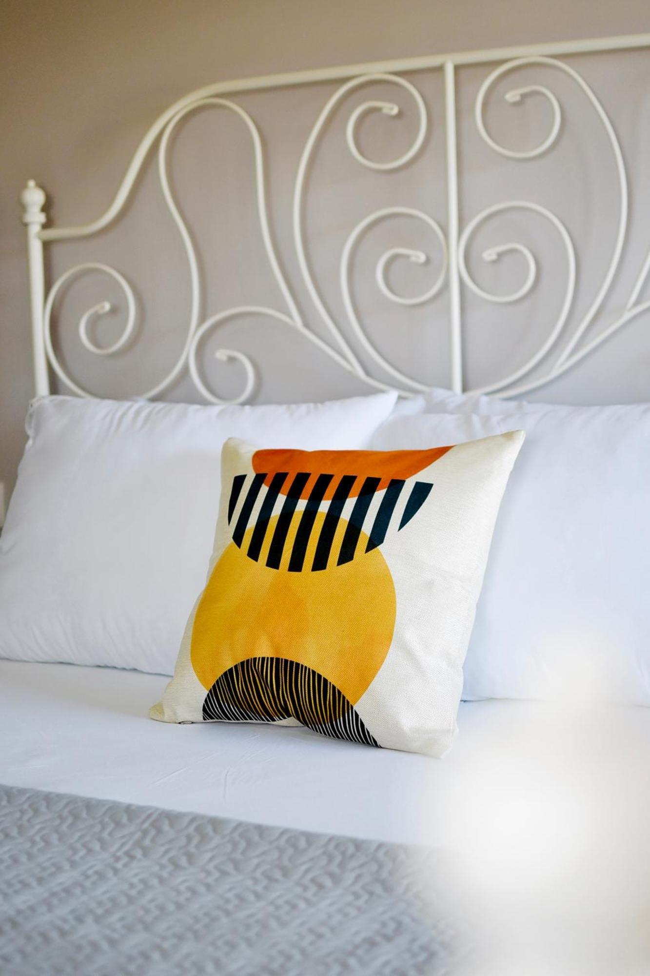 Room Nine 9 Beachfront Apartments Nea Kallikrateia Экстерьер фото